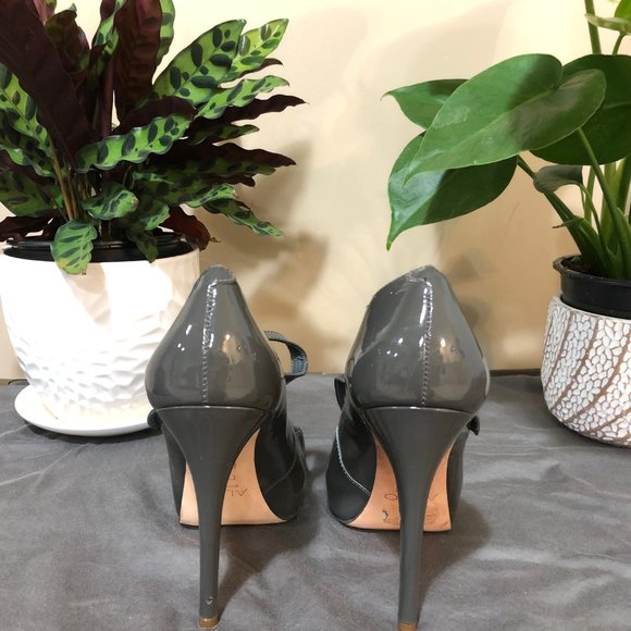 ALDO Grey Patent Mary Jane Pumps - Picture 4 of 6